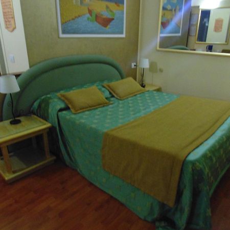 Relais Dante E Beatrice Bed & Breakfast Floransa Oda fotoğraf